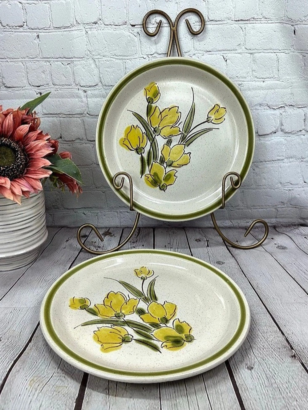 Stonybrook Stoneware Stonybrook Spring Collection Yellow Flowers Green Band